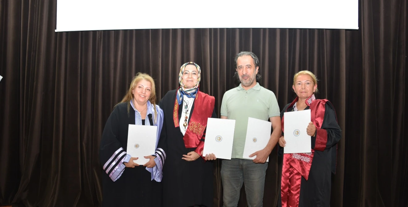 Sağlık Bilimleri ve Fen Bilimleri Enstitülerinde mezuniyet heyecanı